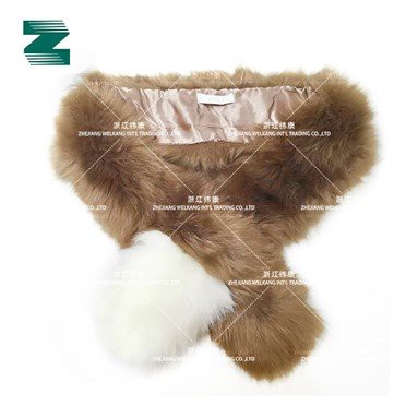 মহিলাদের জন্য ফ্যাক্স ফার স্কার্ফ